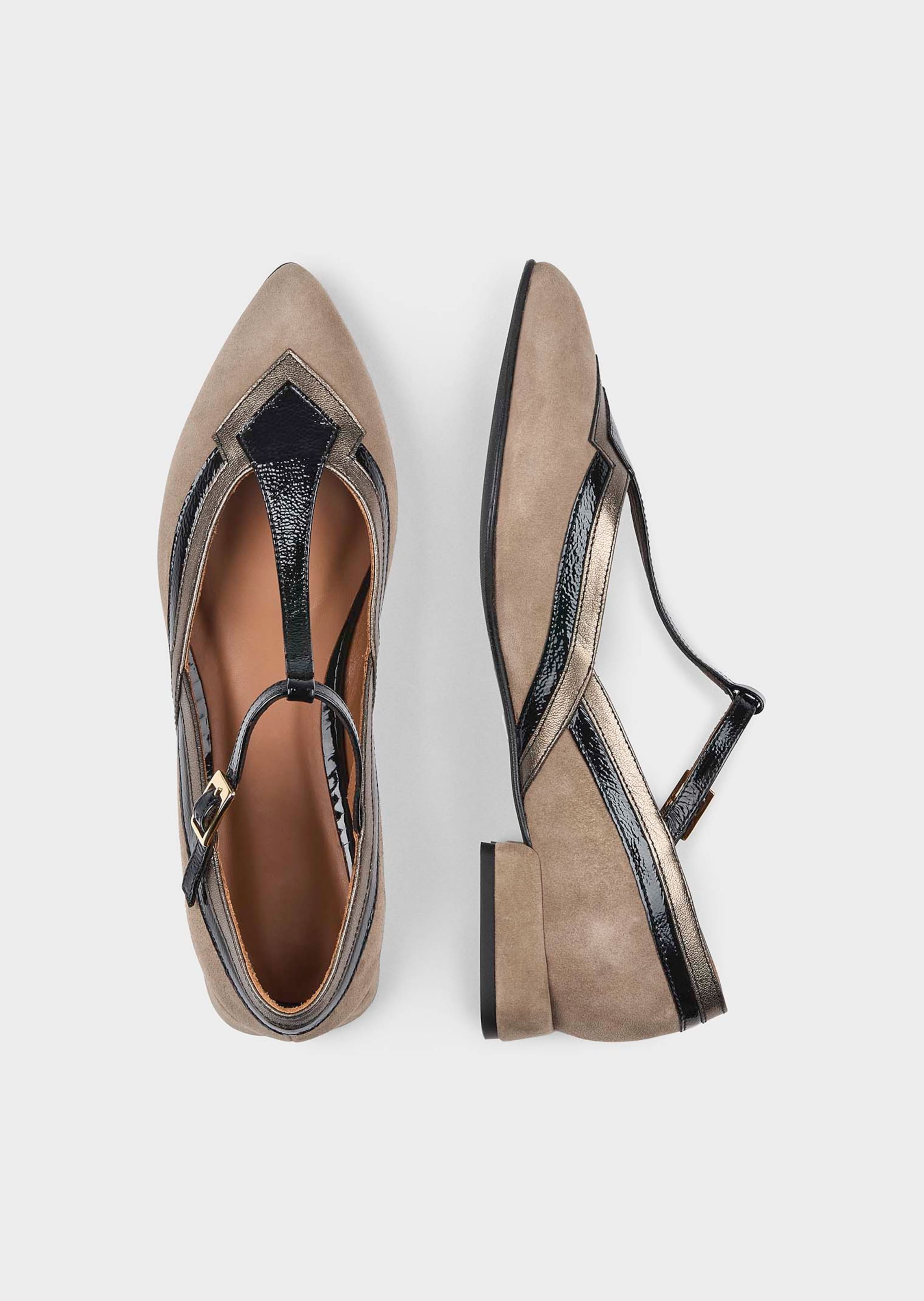 Wildleder-Ballerina mit Lack-Applikationen