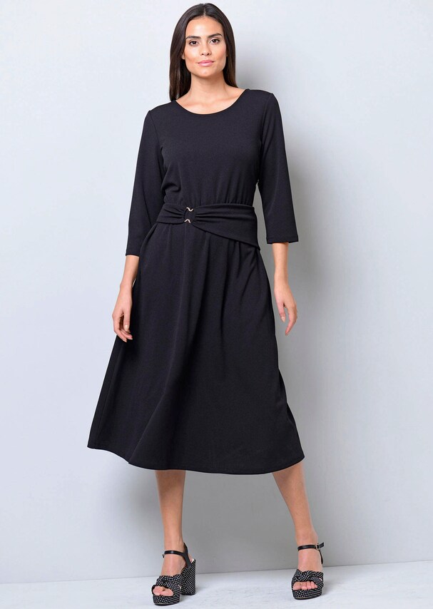 Kleid mit dekorativem Gürtel
