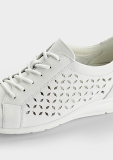 Chaussures basses avec perforations décoratives thumbnail 3