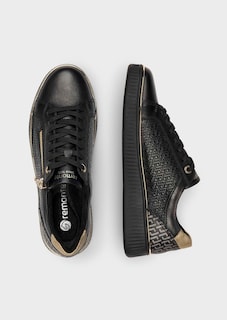 Sneakers thumbnail 2