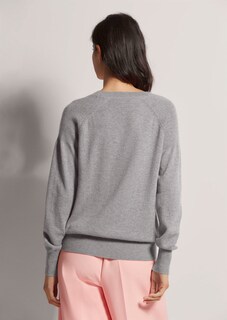 Kaschmirpullover mit V-Ausschnitt thumbnail 3