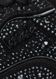 Sneaker thumbnail 3