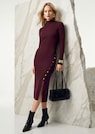 Figurbetontes Strickkleid mit Zierknöpfen und Schlitz thumbnail 1