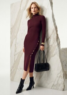 Figurbetontes Strickkleid mit Zierknöpfen und Schlitz thumbnail 1