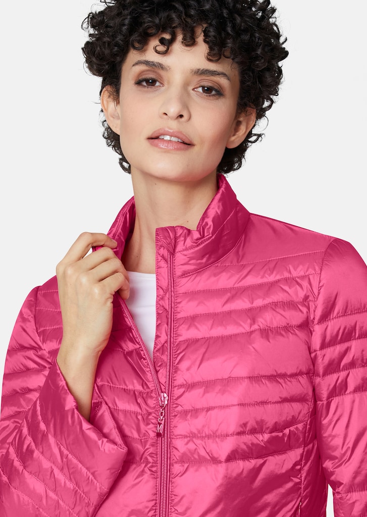 Stylish quilted jacket for outdoor activities 4