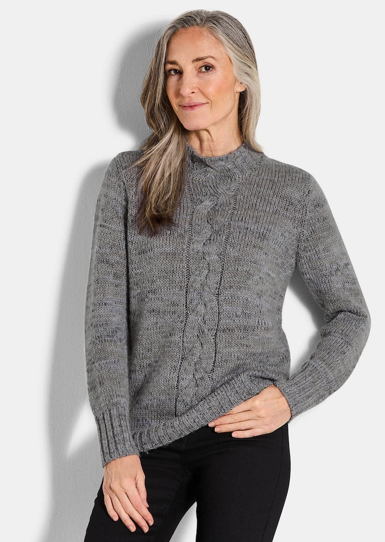 Strickpullover mit Zopfstrick