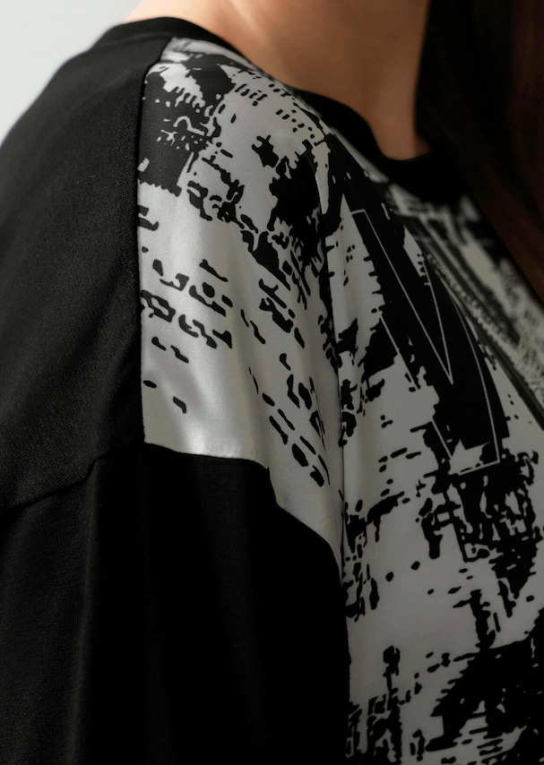 Shirt mit platziertem Druck 4