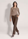 Pull orné de délicates fleurs discrètes thumbnail 2