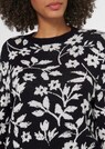 Pull jacquard à motif fleuri thumbnail 5