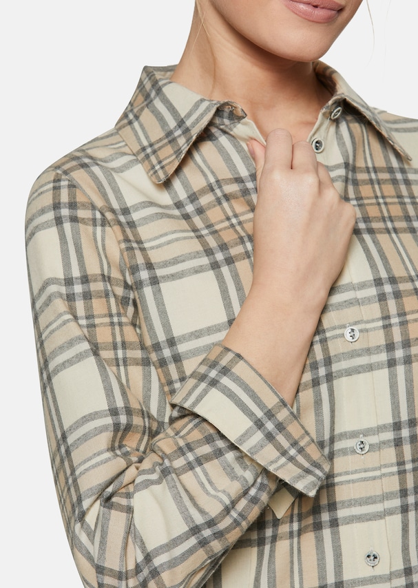 Check shirt in a warm flannel material 4