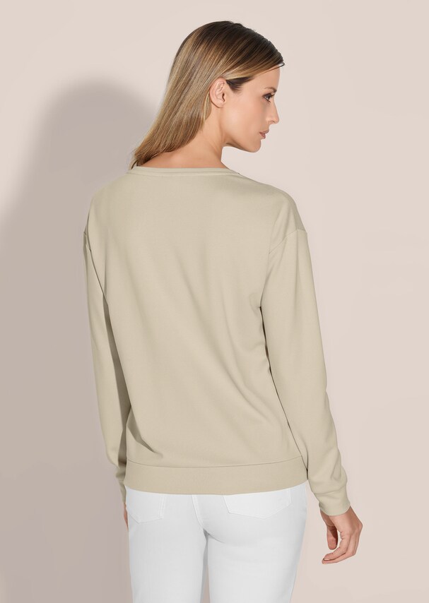 Oversize sweatshirt with a fashionable print 2