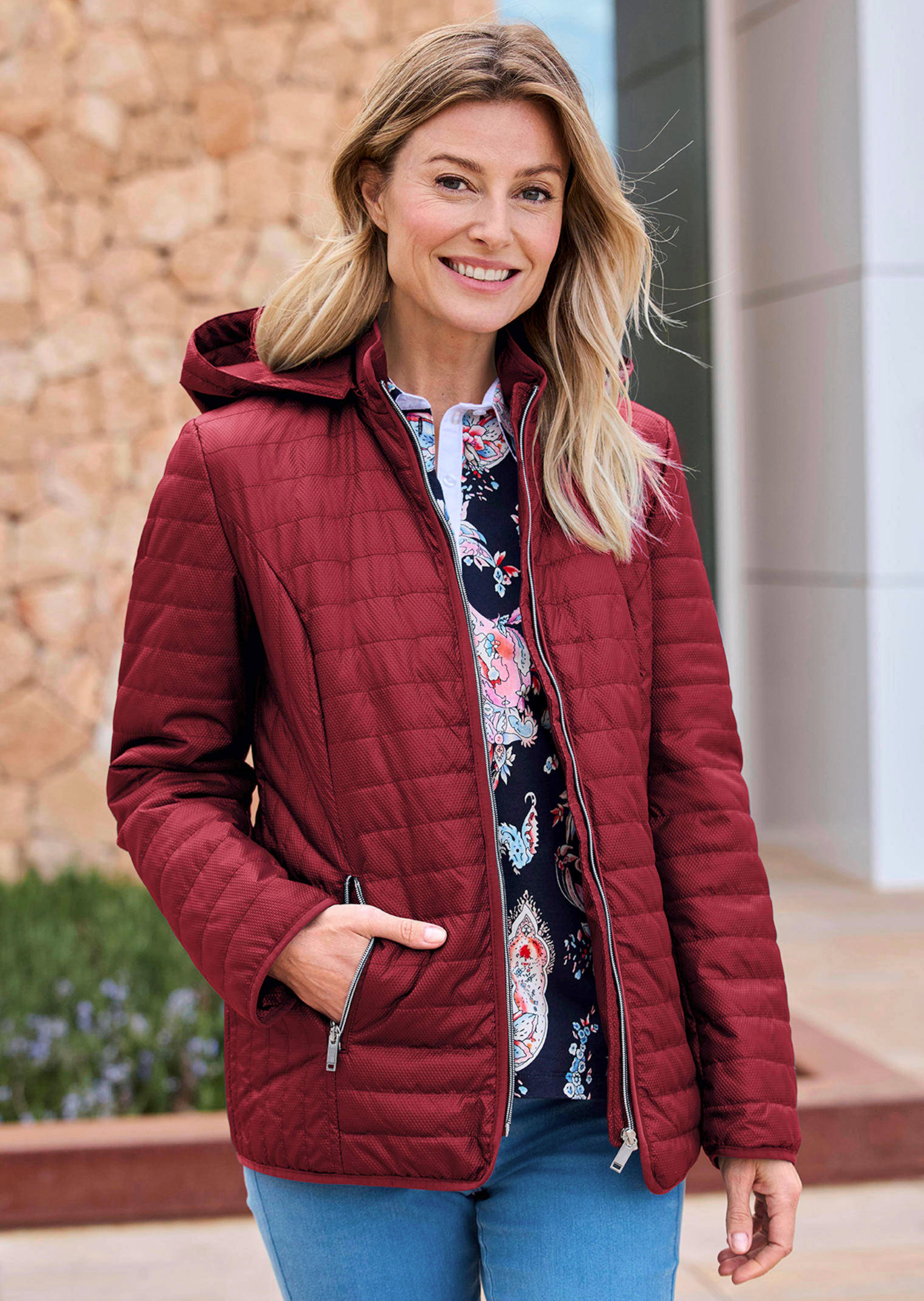 Steppjacke mit Kapuze