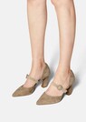 Veloursleder-Pumps mit Spannriemen thumbnail 1