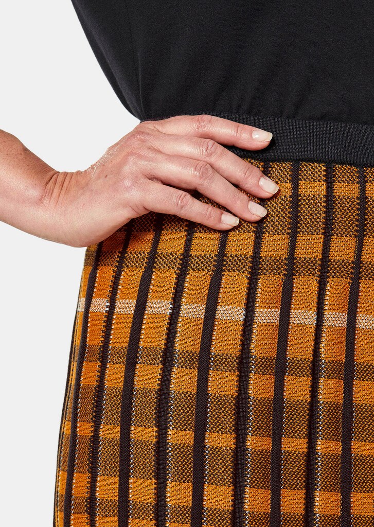 Strickrock mit Jacquardmuster und Faltenoptik