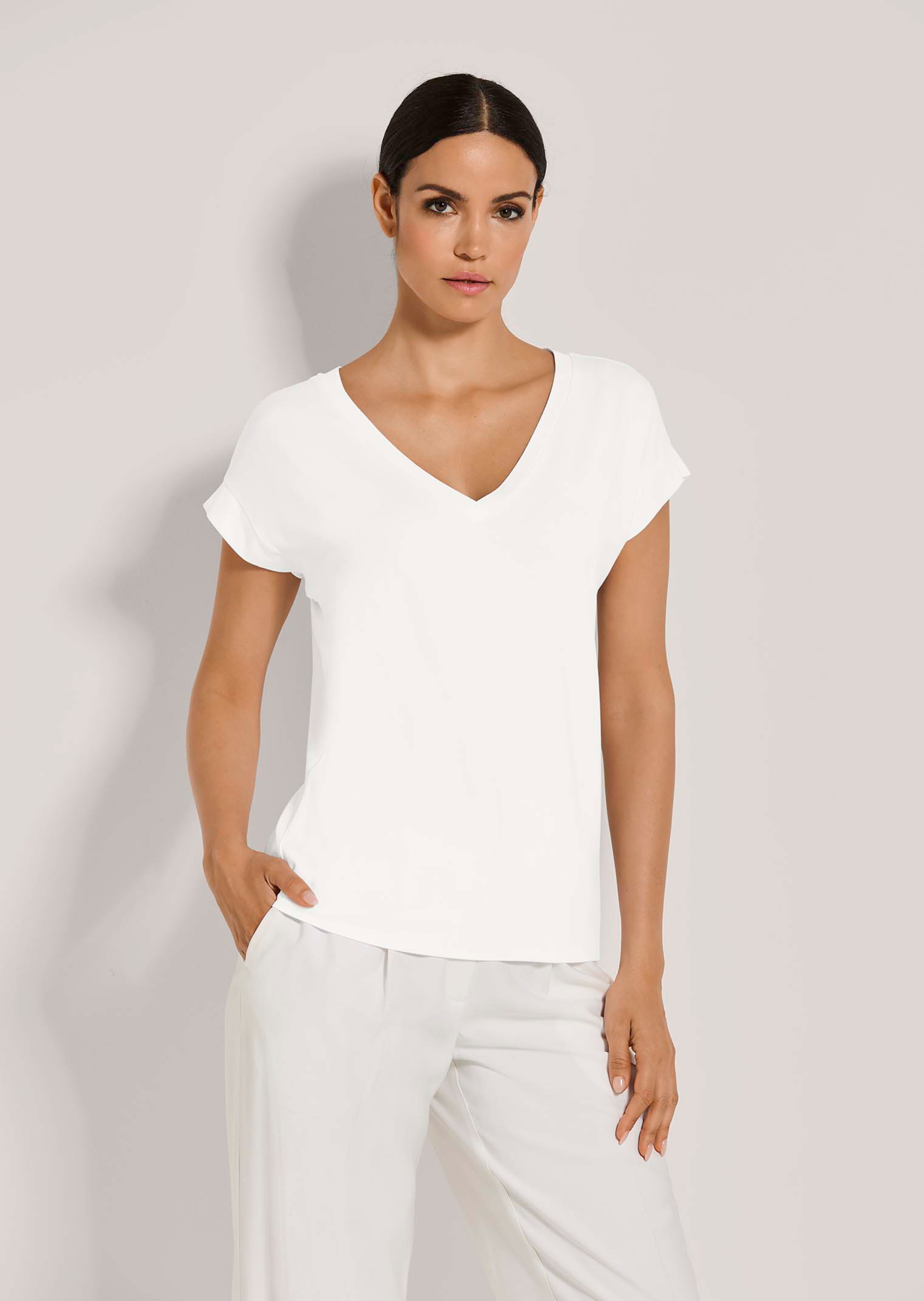 Casual shirt with V-neck