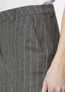 Weite Nadelstreifen-Hose mit Fischgrat-Struktur thumbnail 5