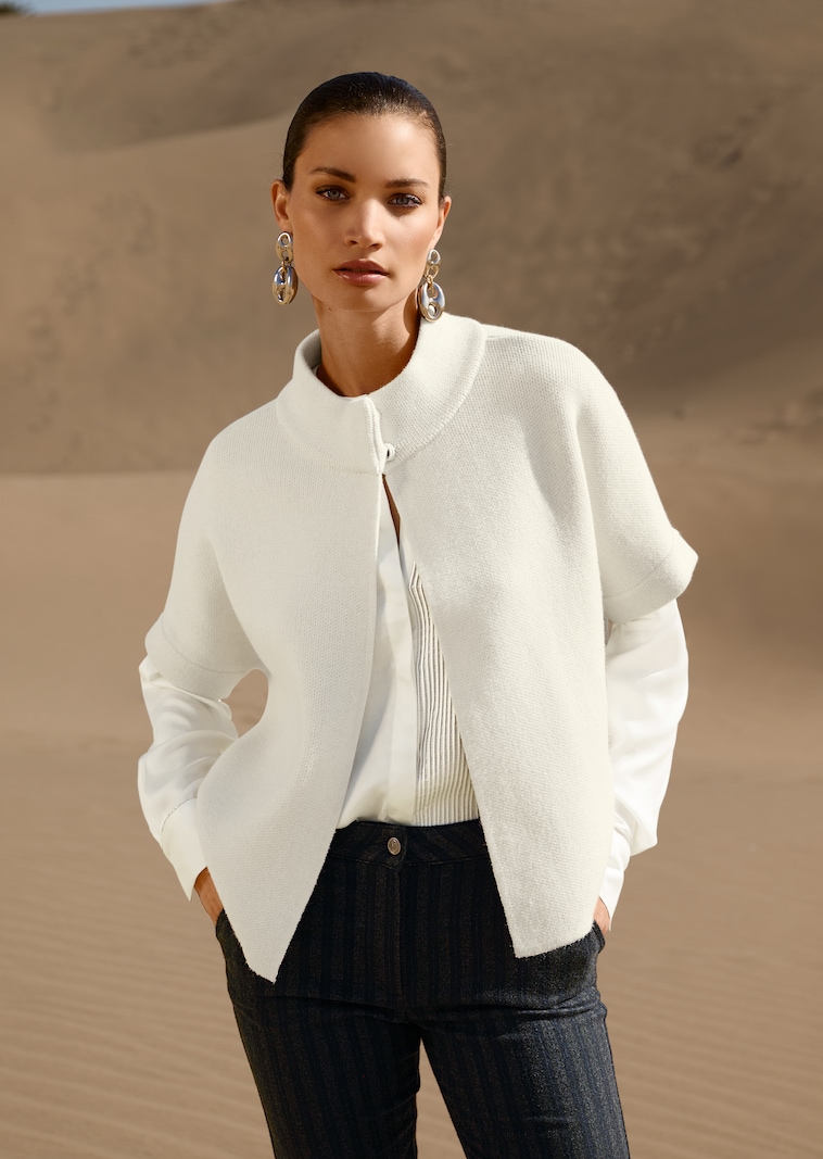 Kurze Strickjacke