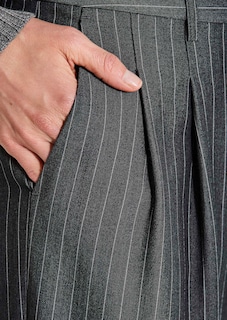 Weite Nadelstreifen-Hose mit Aufschlag thumbnail 5