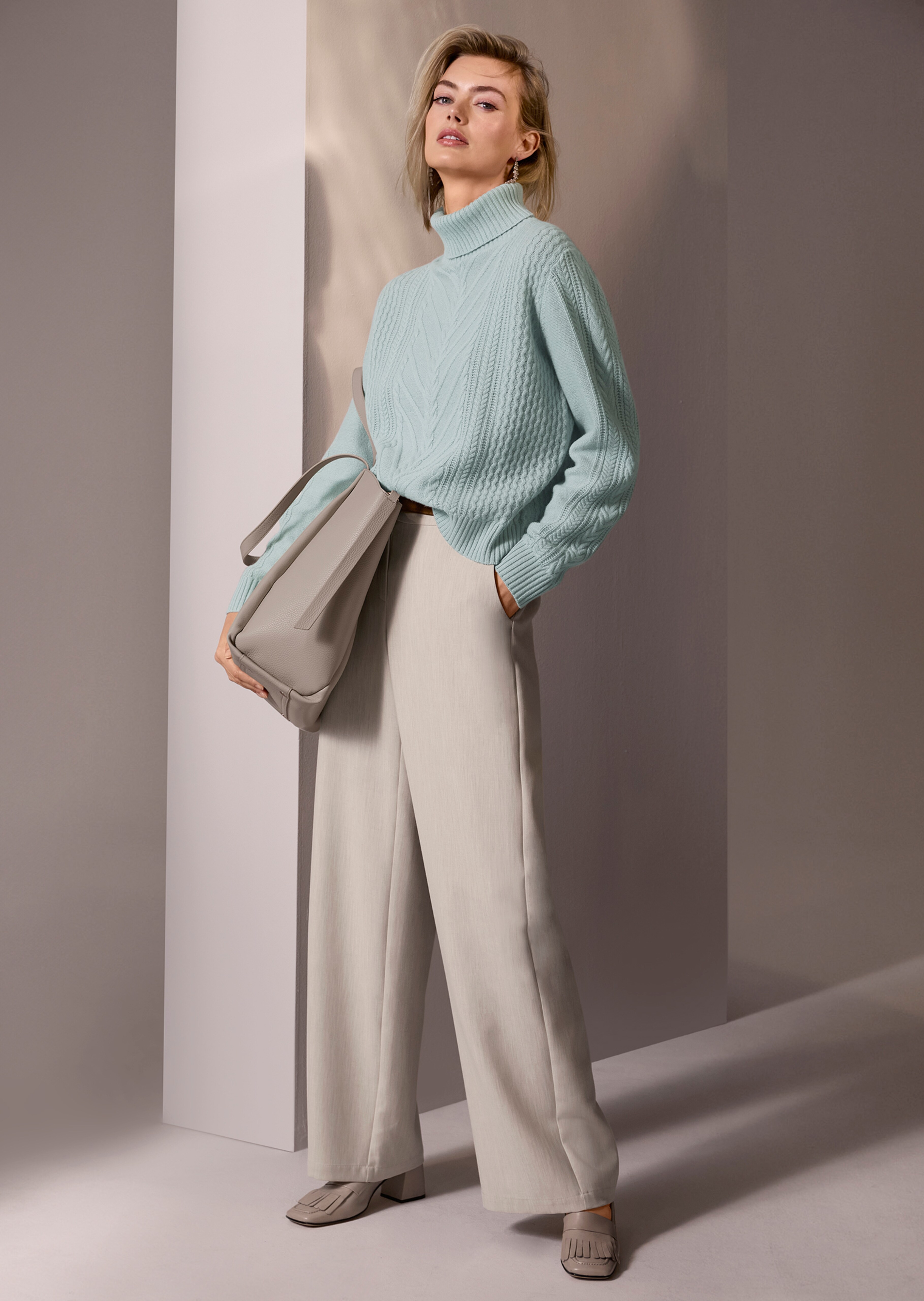 Cashmere roll neck jumper
