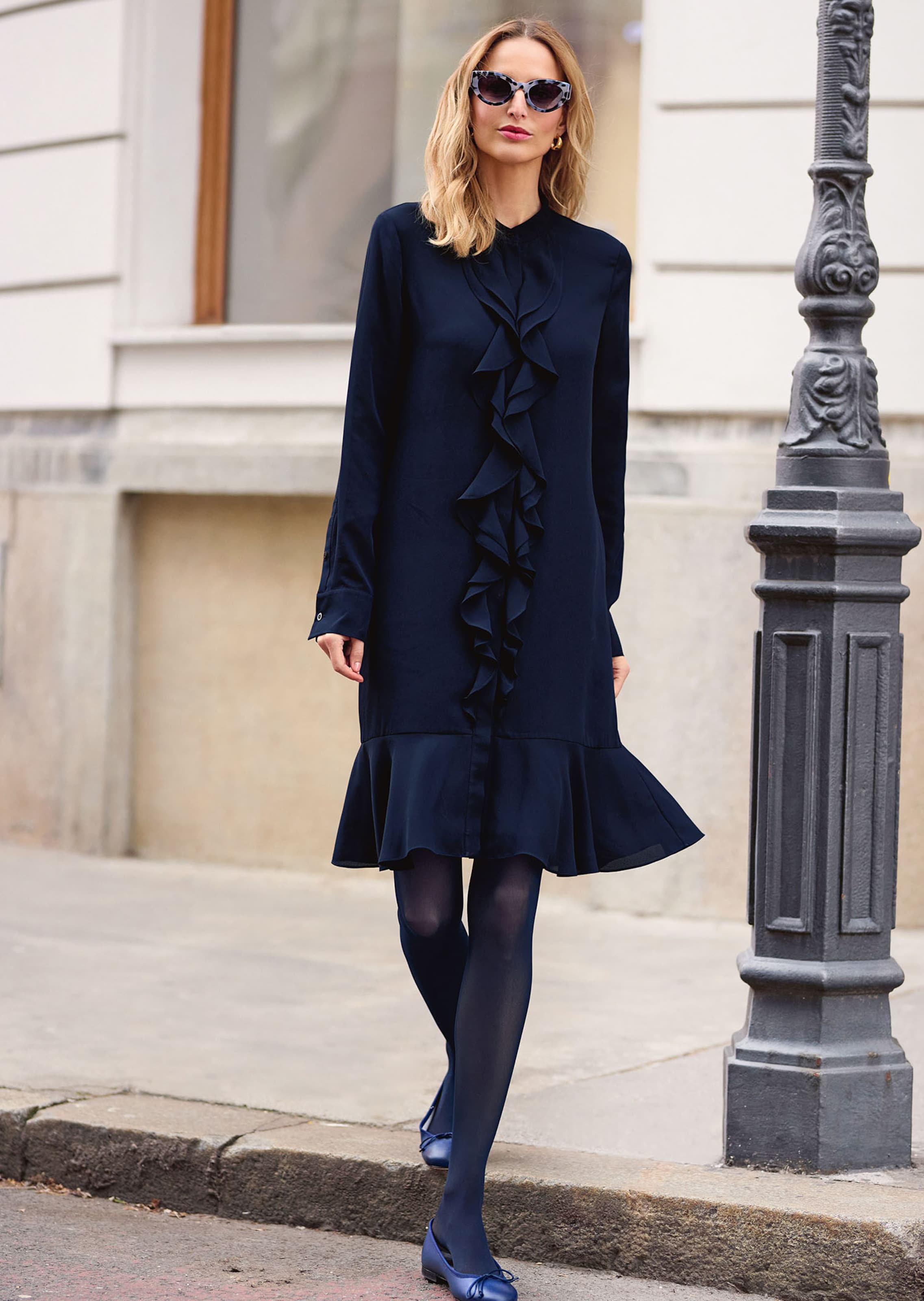 Madeleine Mode Vetements Madeleine Prix Reduits Robe Sur Marine