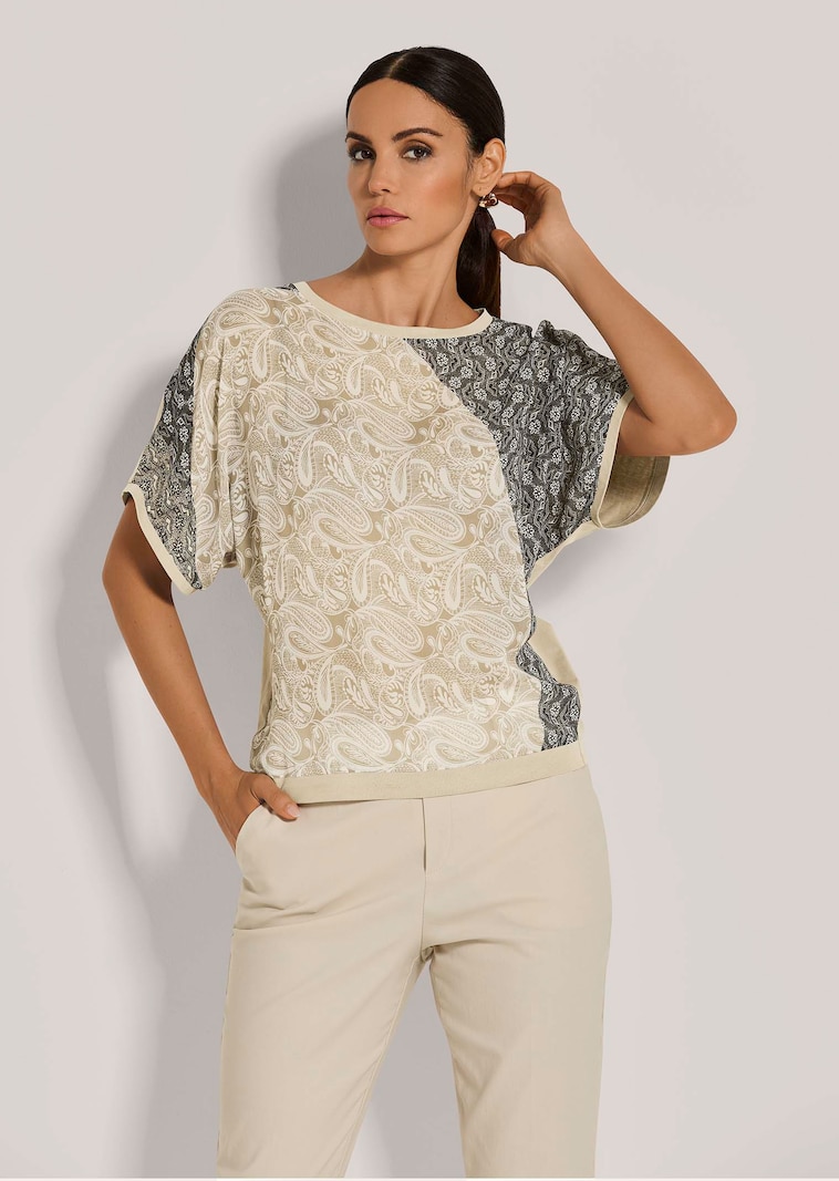 Rundhals-Shirt im Material-Mix