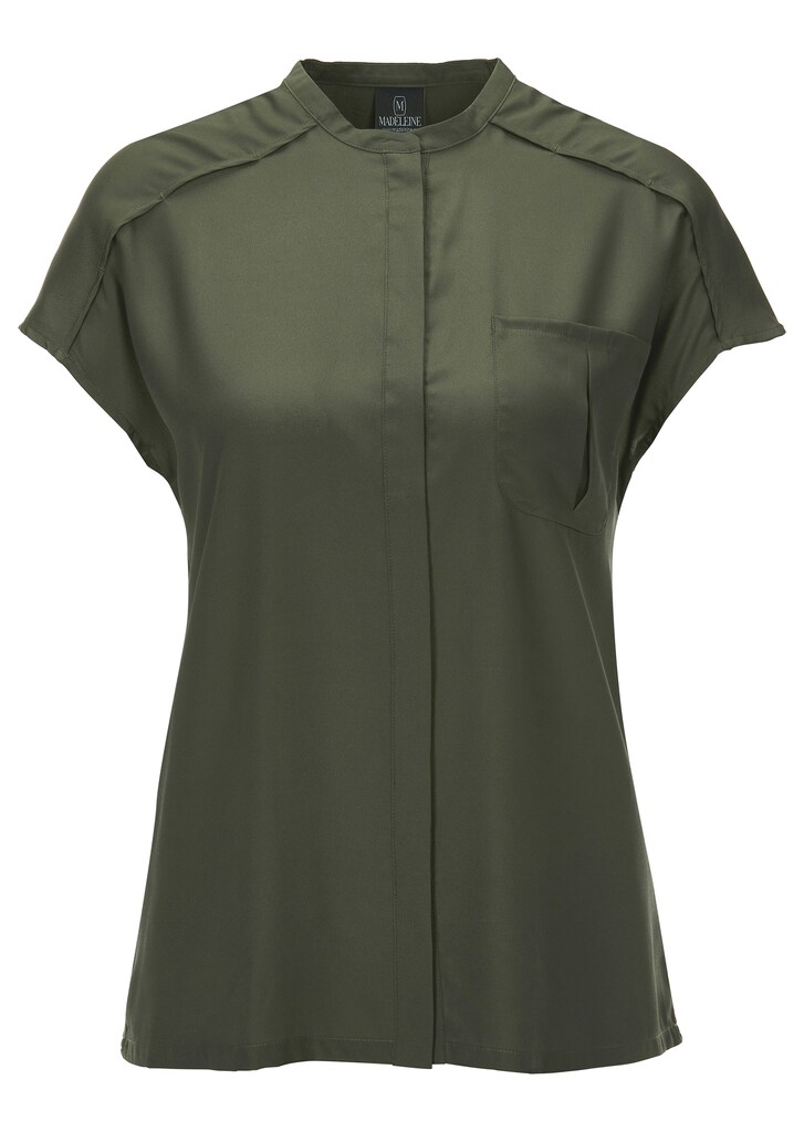 Blouse shirt with a round neckline and short sleeves