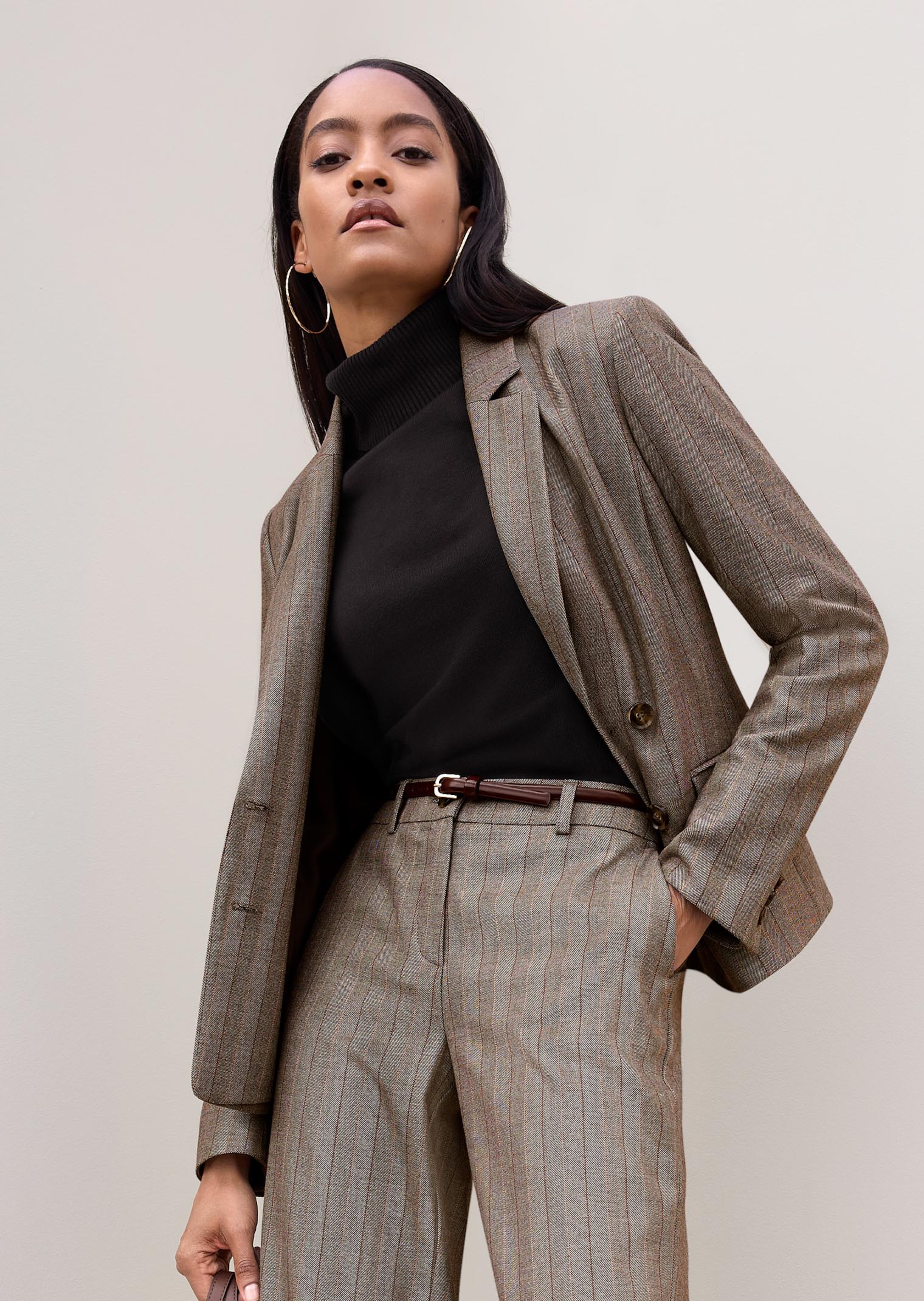 Zweireihiger Blazer mit dezenten Streifen