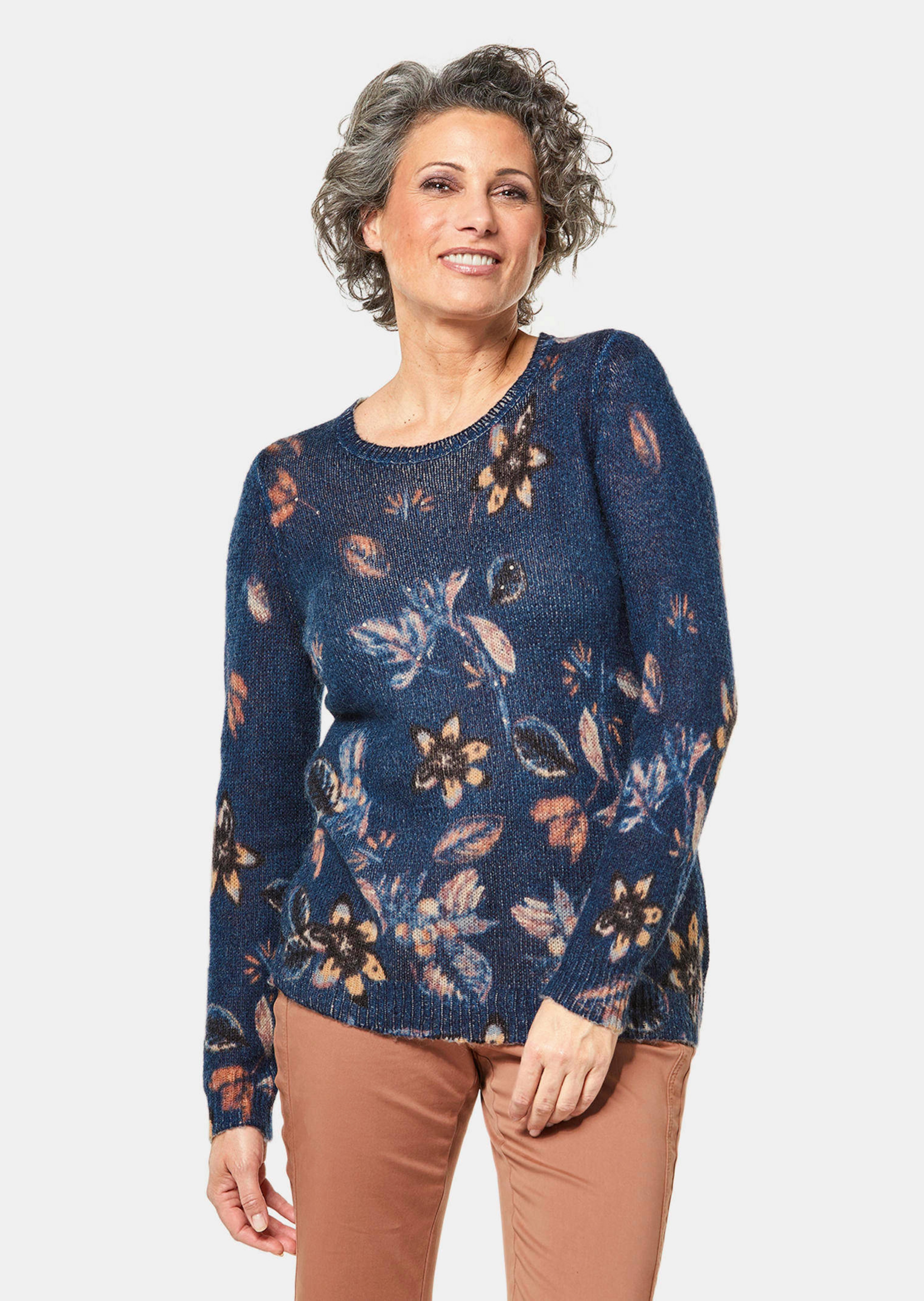 Weicher Pullover mit Alloverdruck