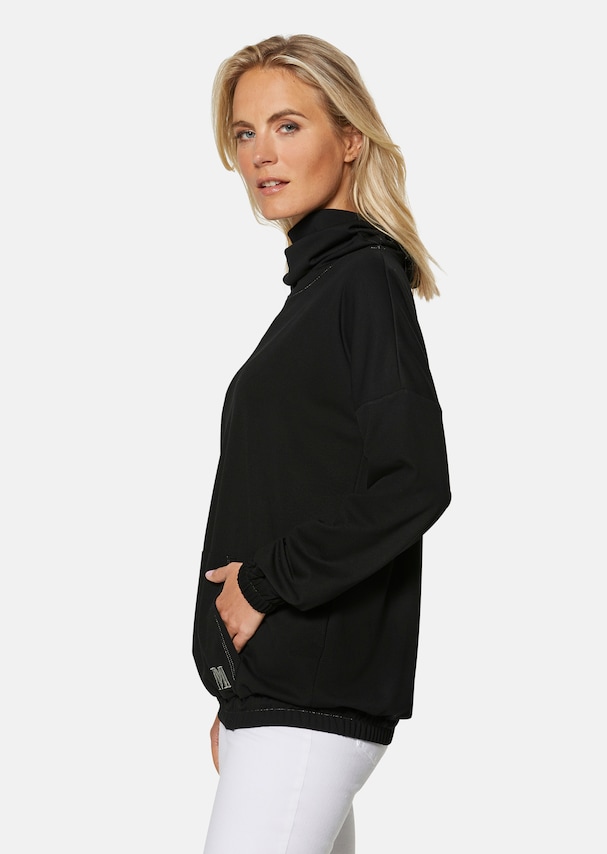 Sophisticated sweatshirt with a casual oversized style 3