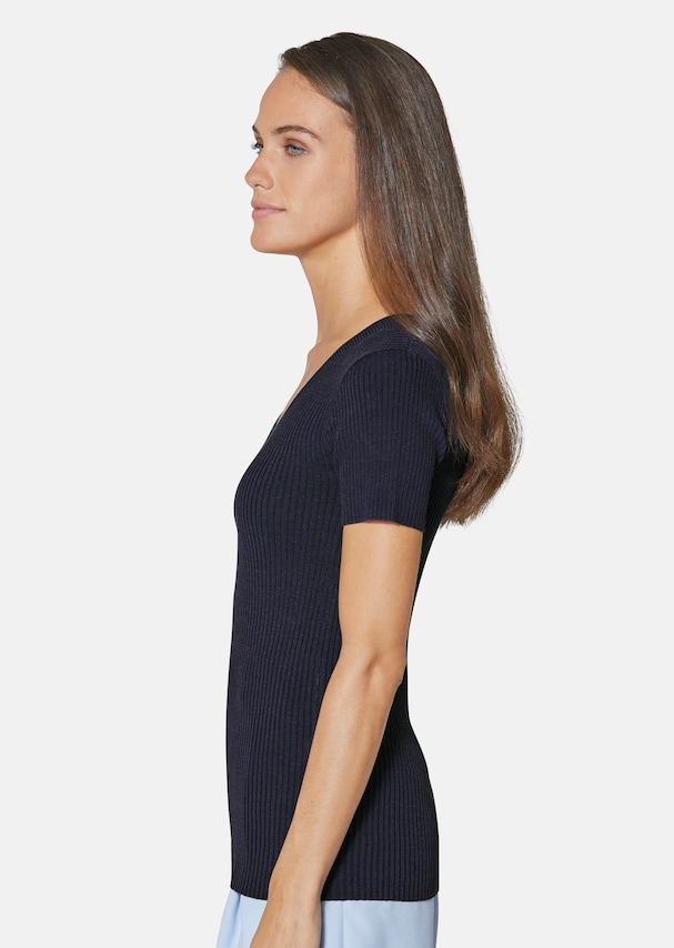 Round-neck jumper with short sleeves and ajour details 3