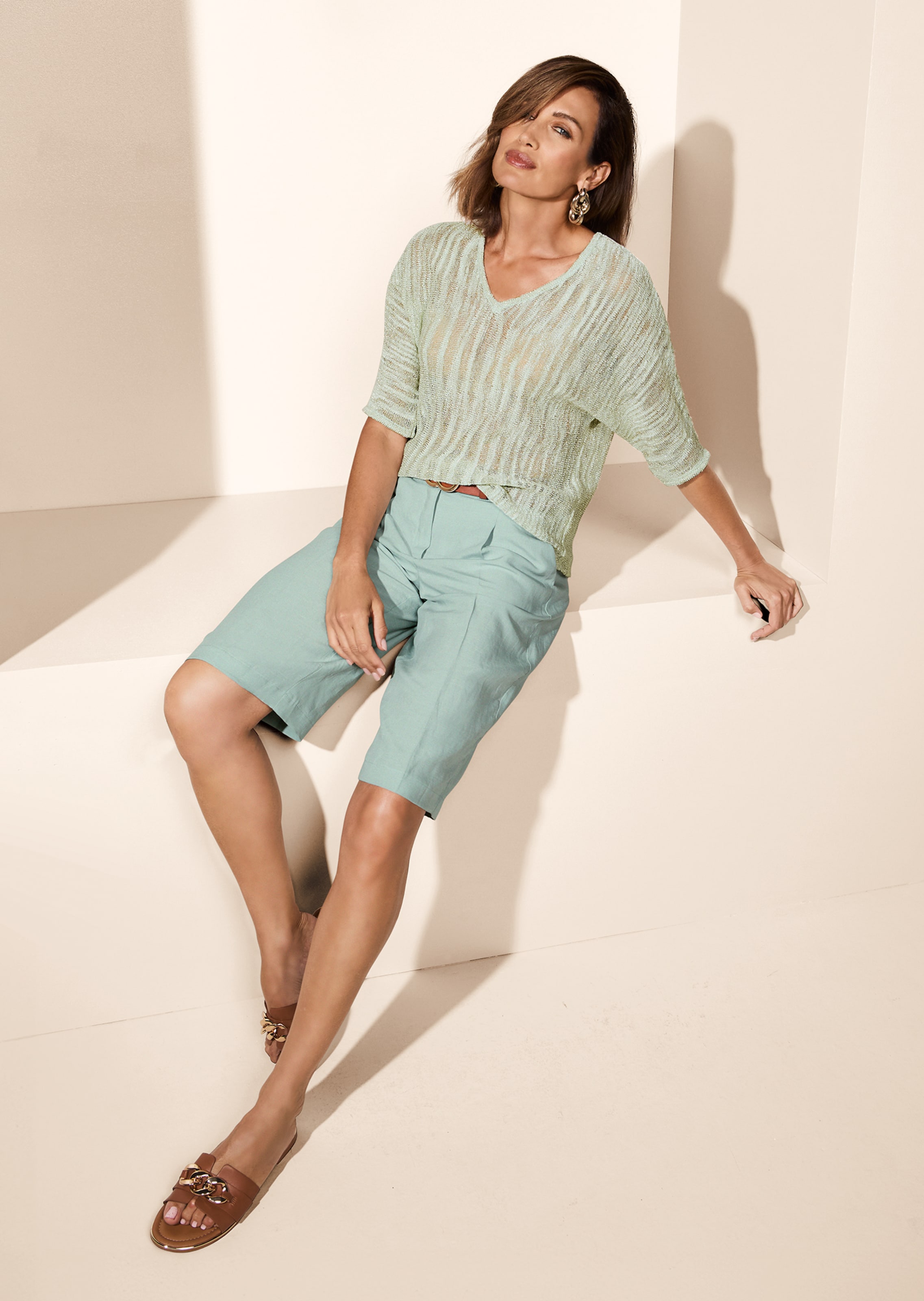 Sommer-Pullover mit Glanz-Effekt