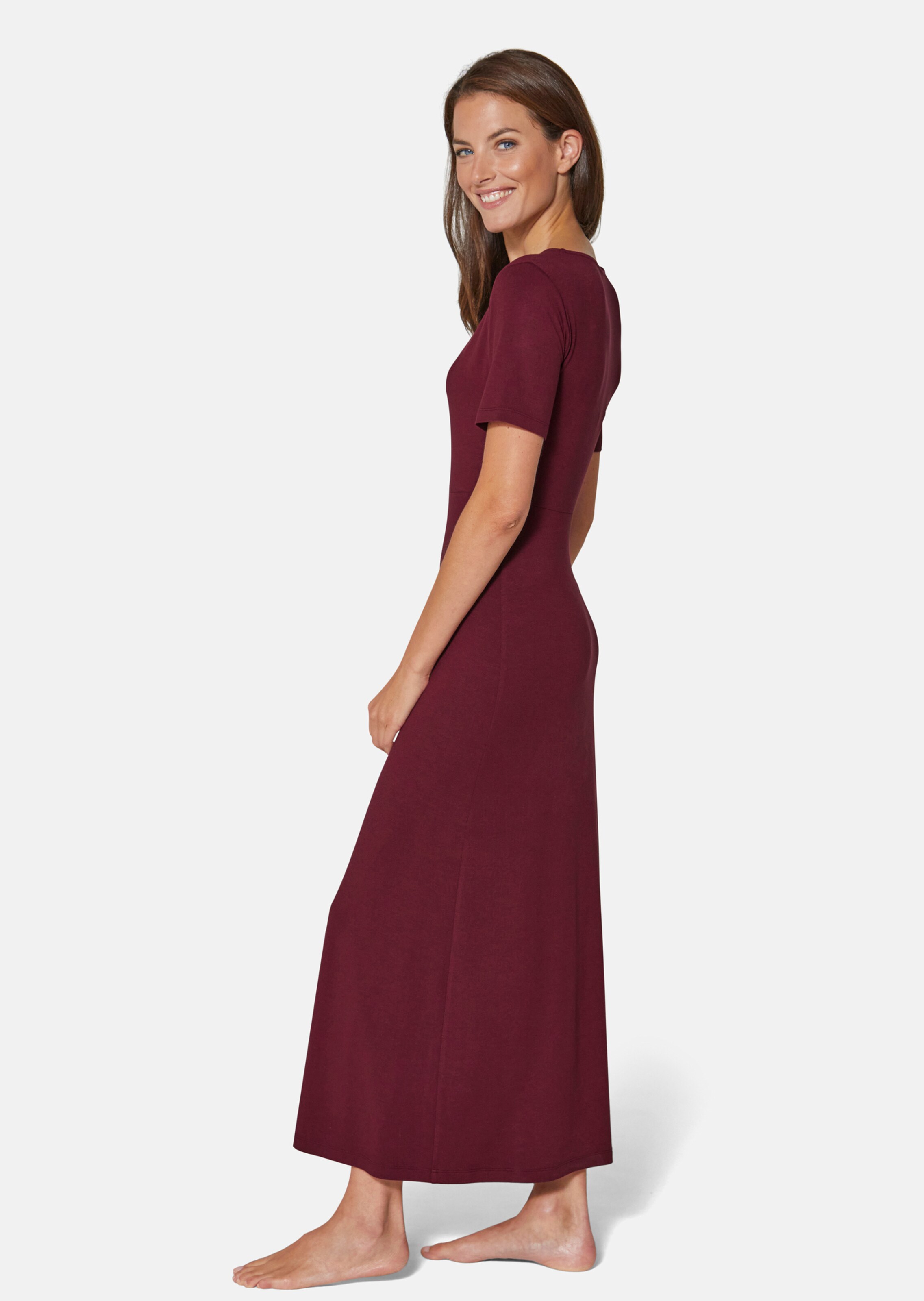 Summer dress with short sleeves in burgundy | MADELEINE Fashion