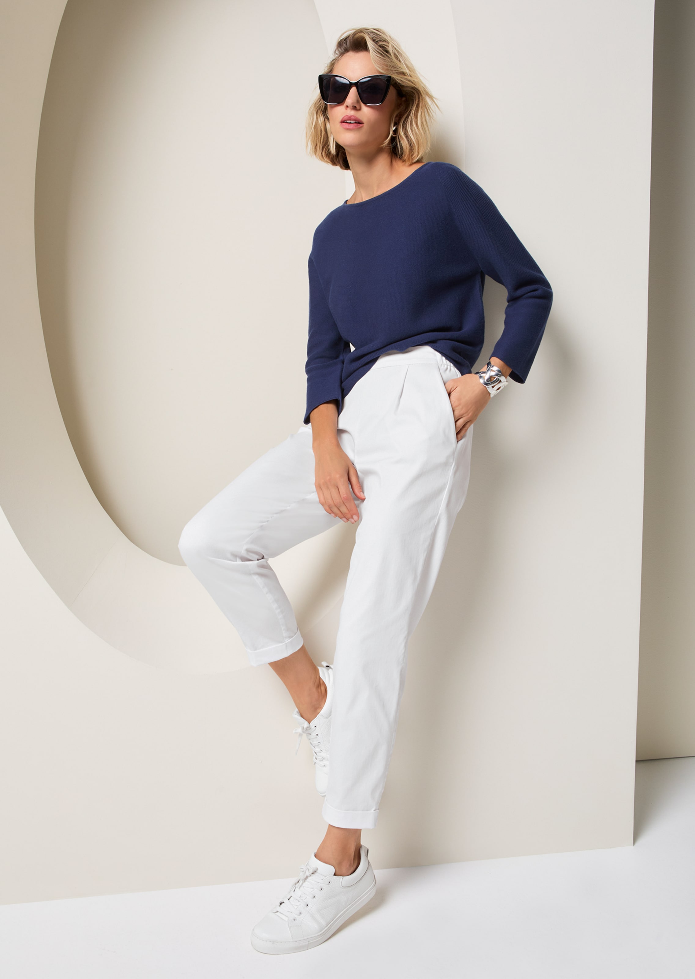 Pullover in modischer Kurzform