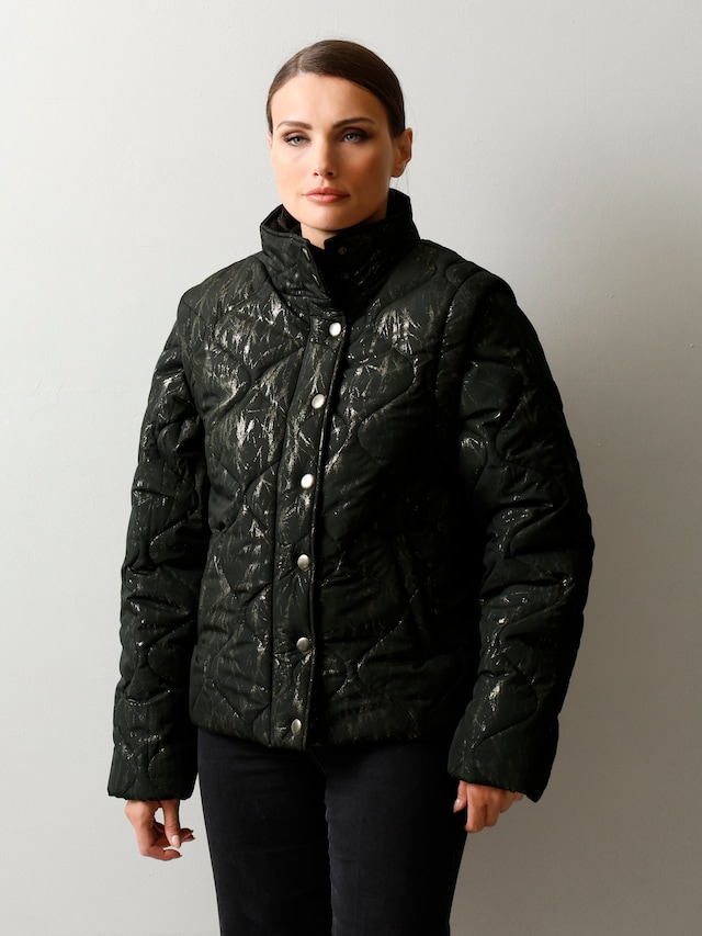 Veste matelassée avec surpiqûres ondulées