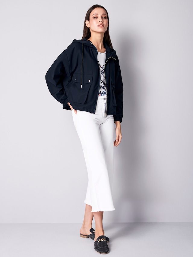 Jacke mit aufgesetzten Taschen vorne 3