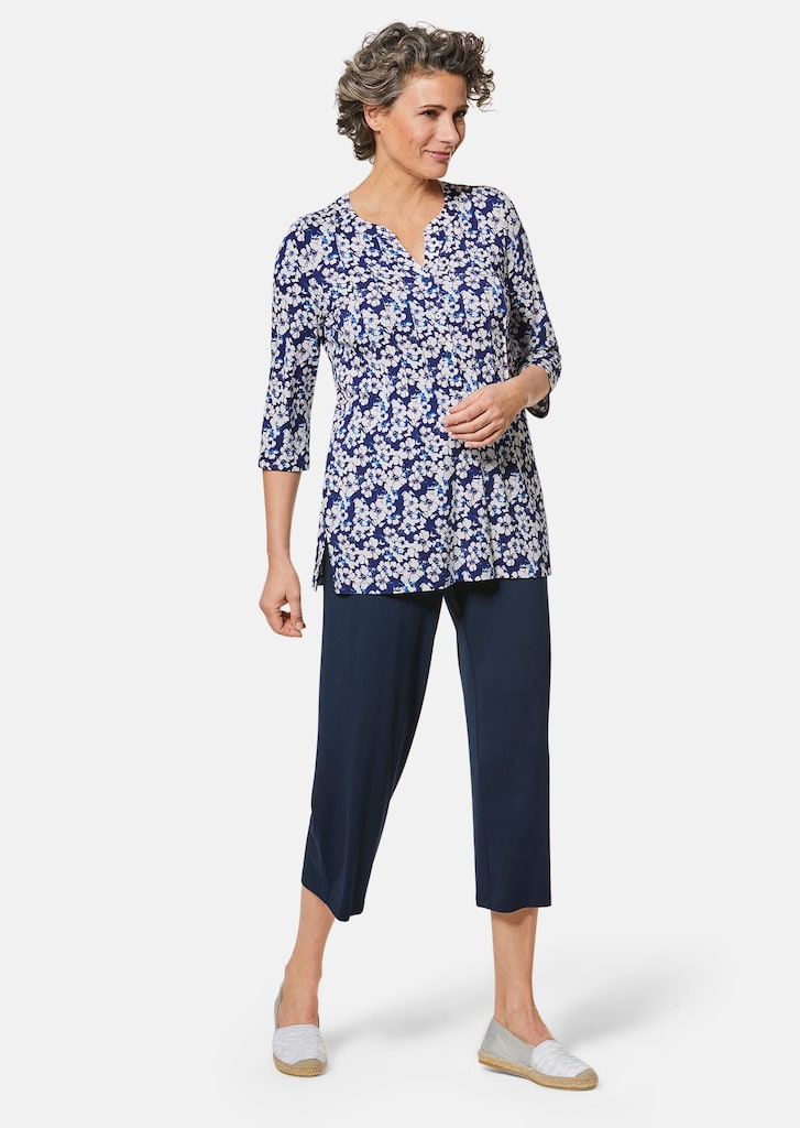 Figurschmeichelndes Drucktunika-Shirt
