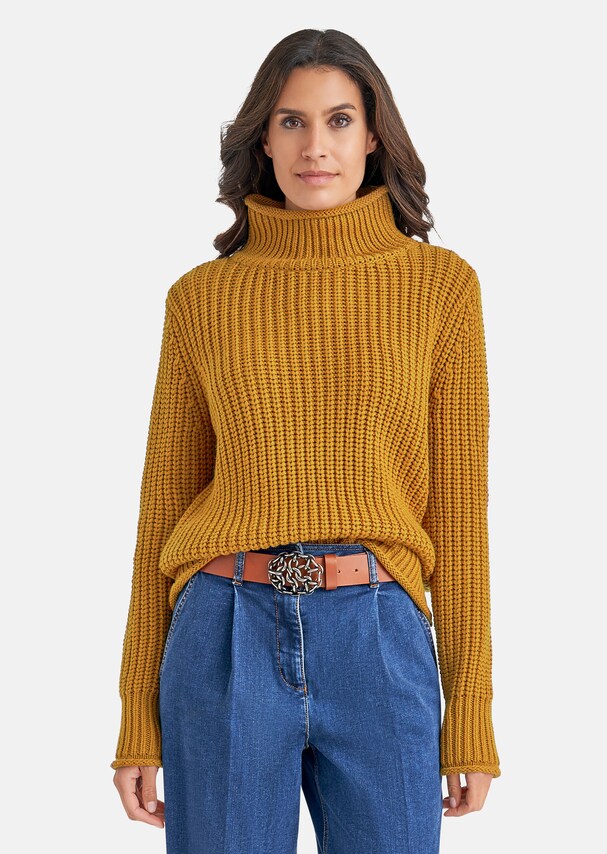 Oversized jumper made from fine virgin wool