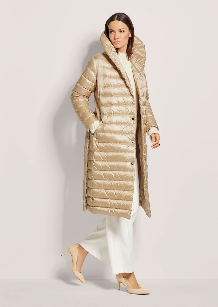 Langer Daunenmantel mit Schalkragen