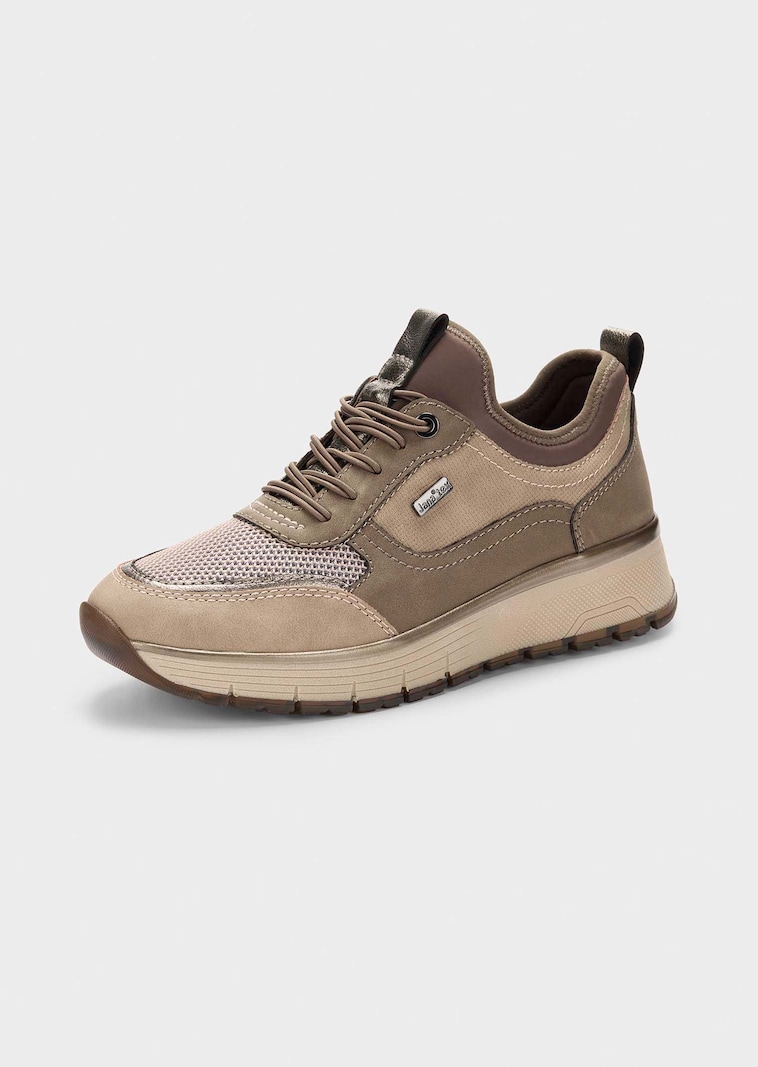 Waterafstotende sneakers die u gemakkelijk kunt aantrekken