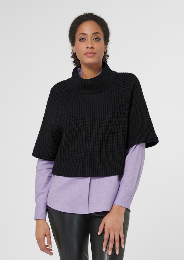 Short half-sleeved jumper with stand-up collar