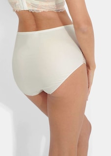 Slip orné de dentelle thumbnail 2