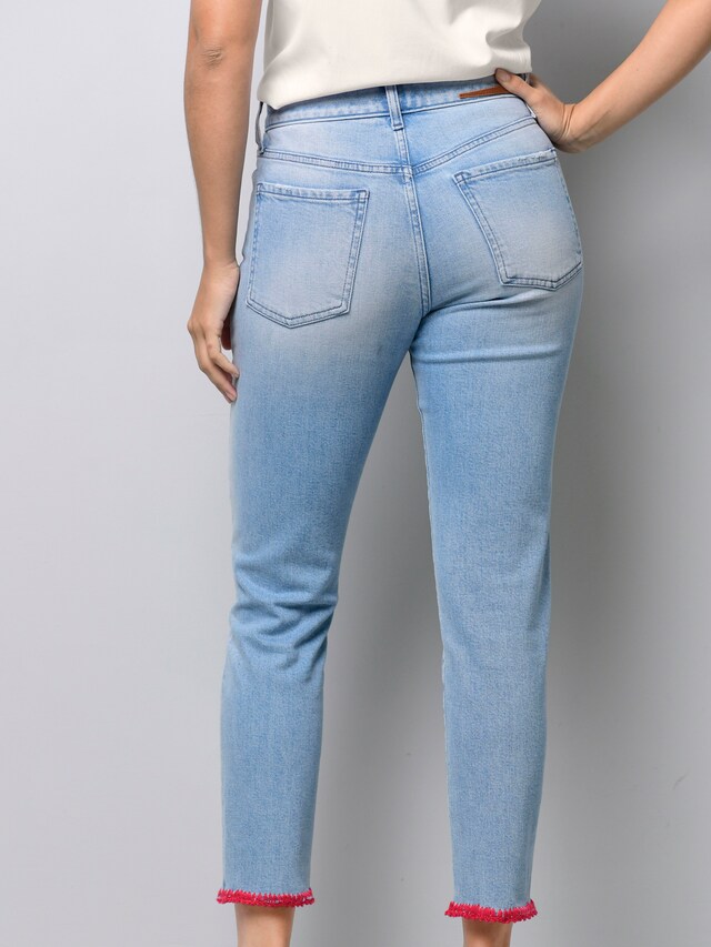 Jeans mit farbigem Beinabschluss 6