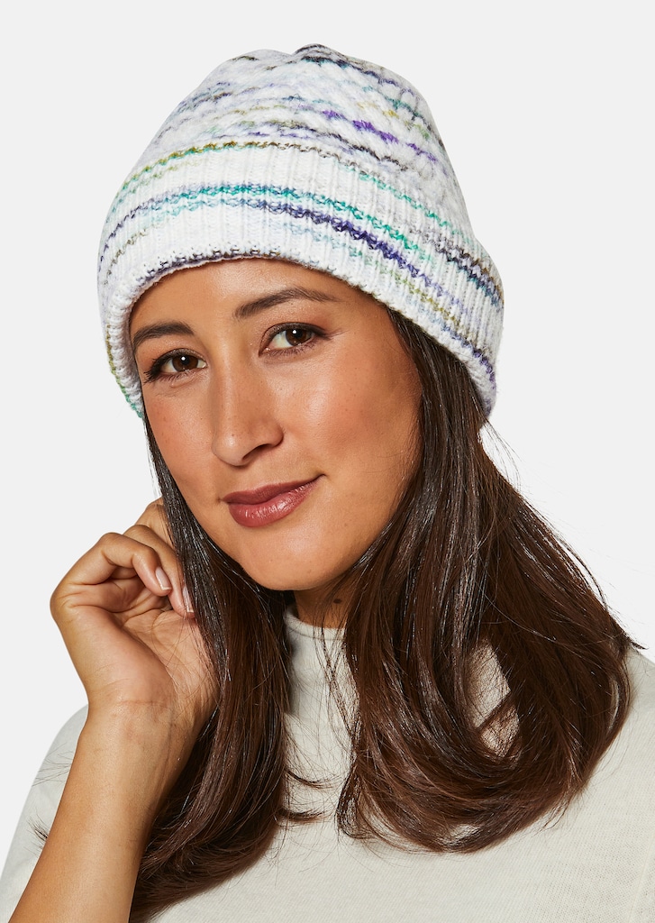 Ribbed knitted hat 1