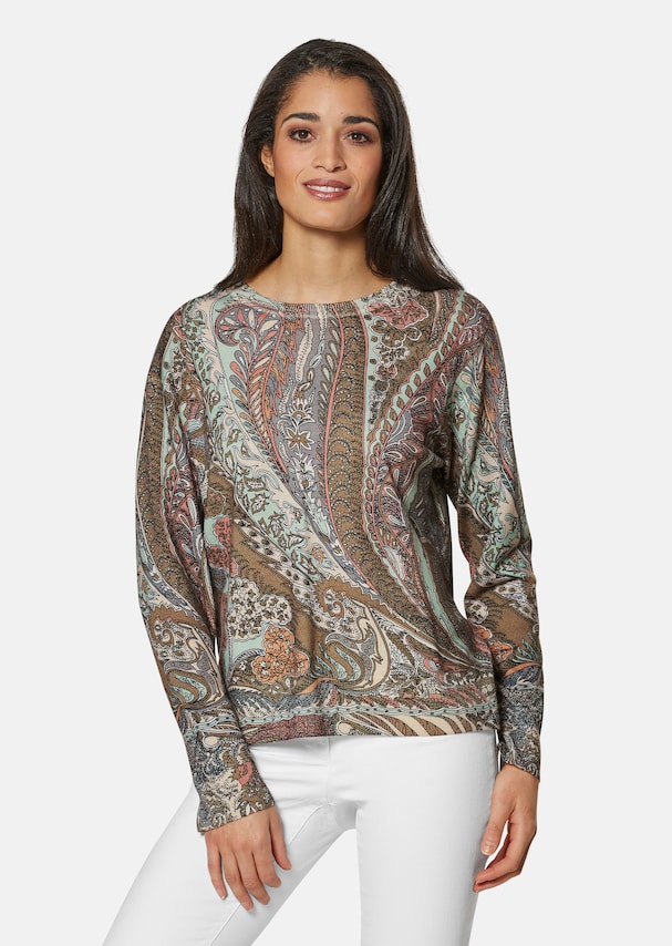 The round-neck jumper with paisley pattern