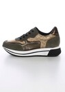 Sneaker mit modernem Materialmix thumbnail 7