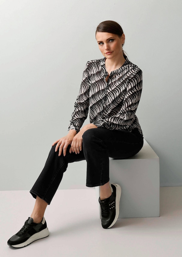 Bluse in transparenter Qualität 3