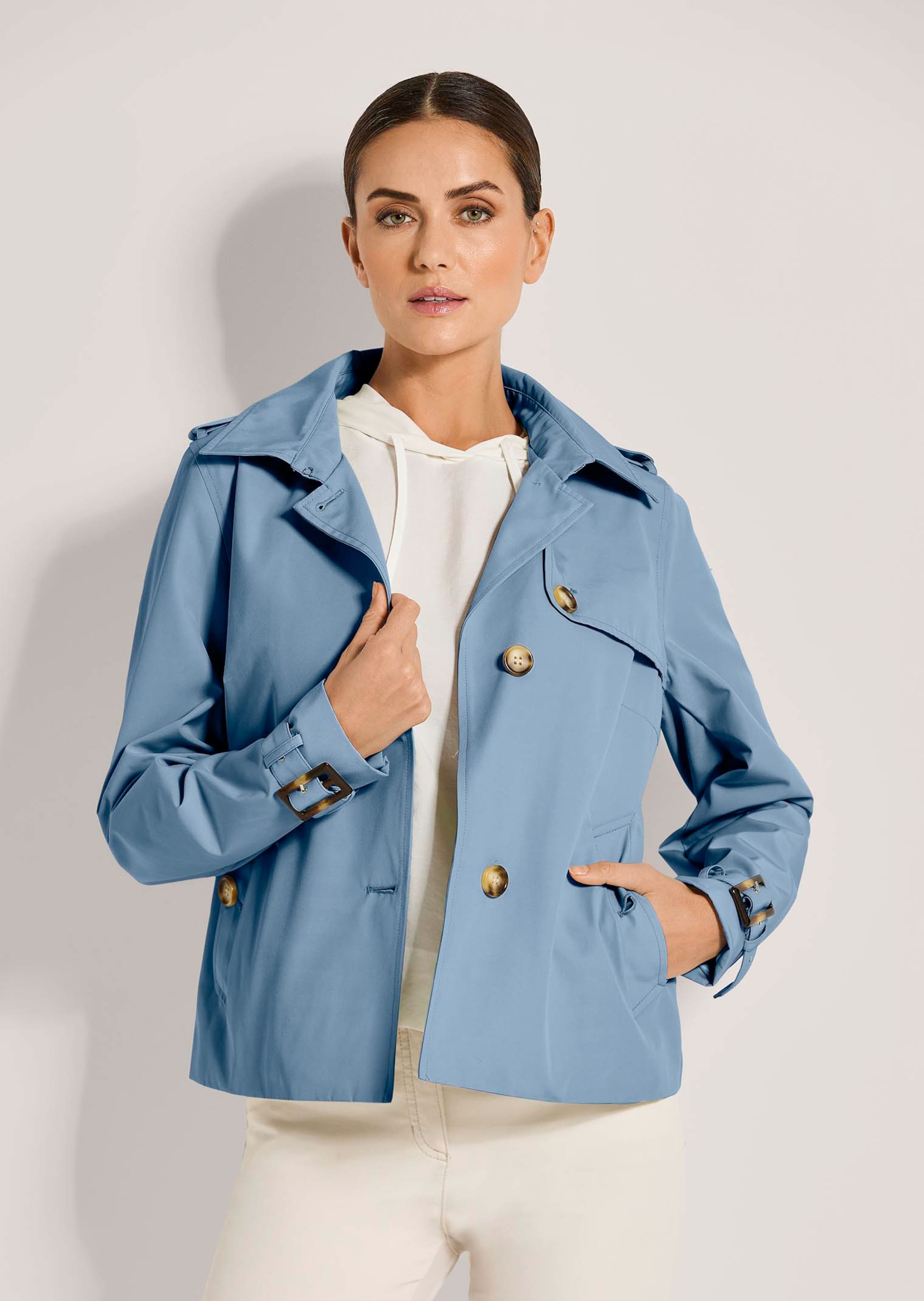 Kurzjacke im Trench-Style