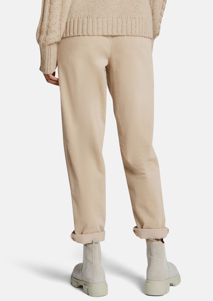 Corduroy trousers with pleats 2