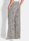 Homewear thumbnail 2