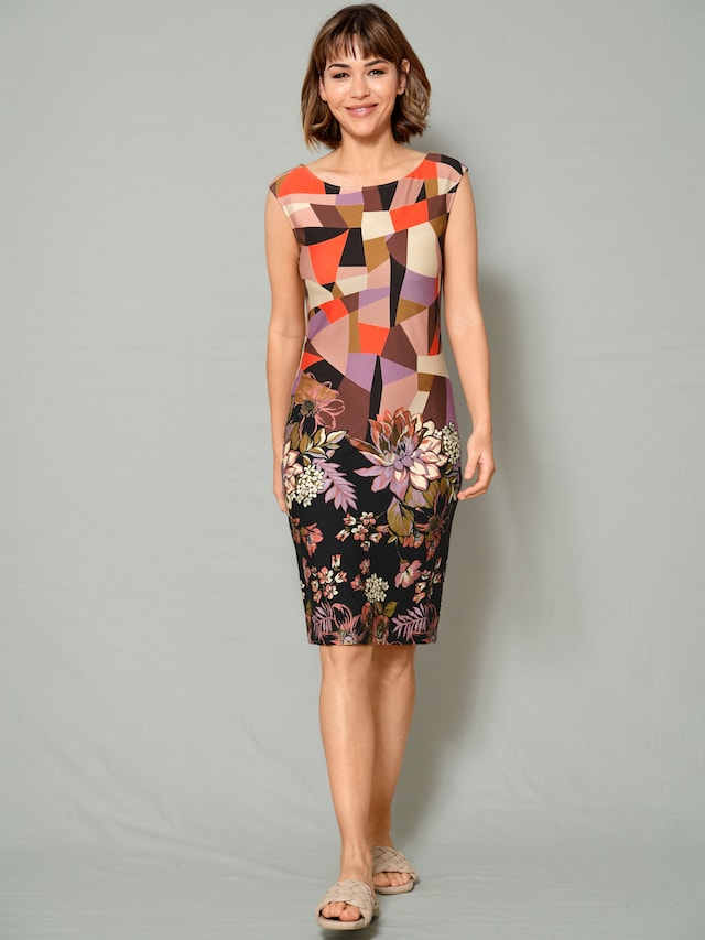 Strandkleid im modischen Druckdessin 2